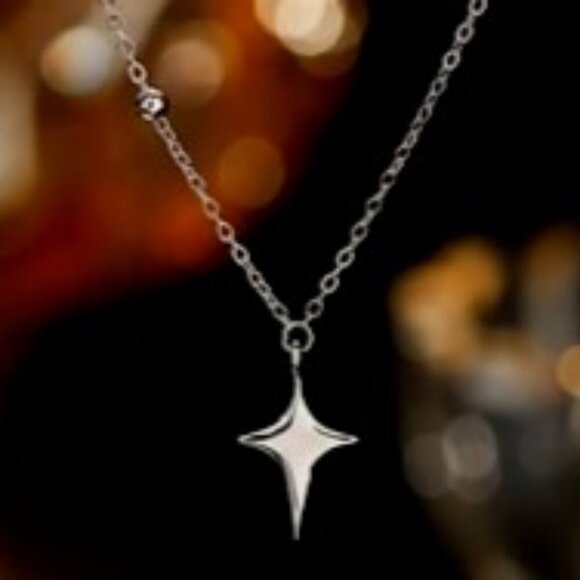 Star Cross Pendant Necklace Chic Minimalist Design Alloy Crafted Clavicle Chain - Picture 1 of 12